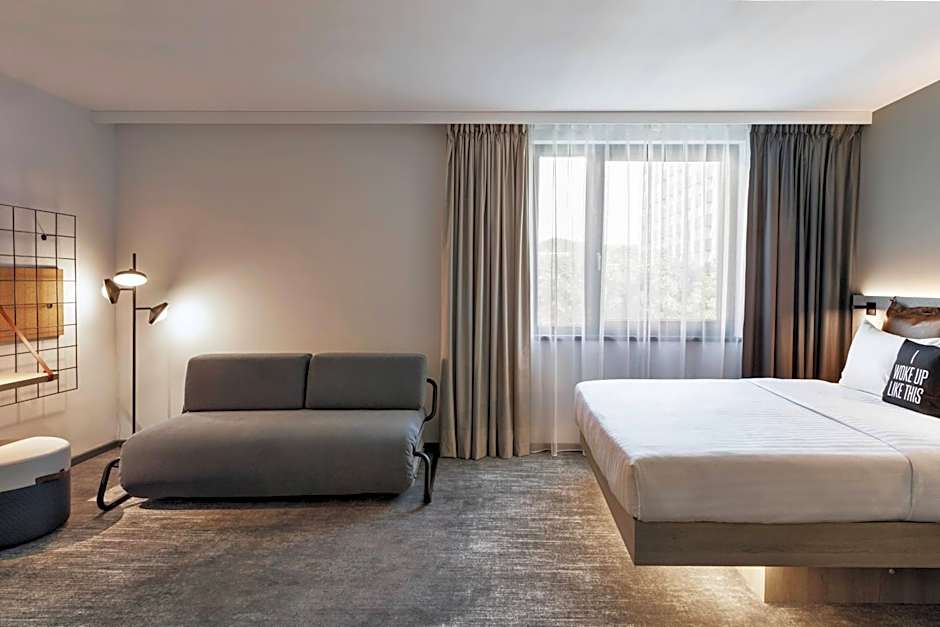 Moxy Hamburg City