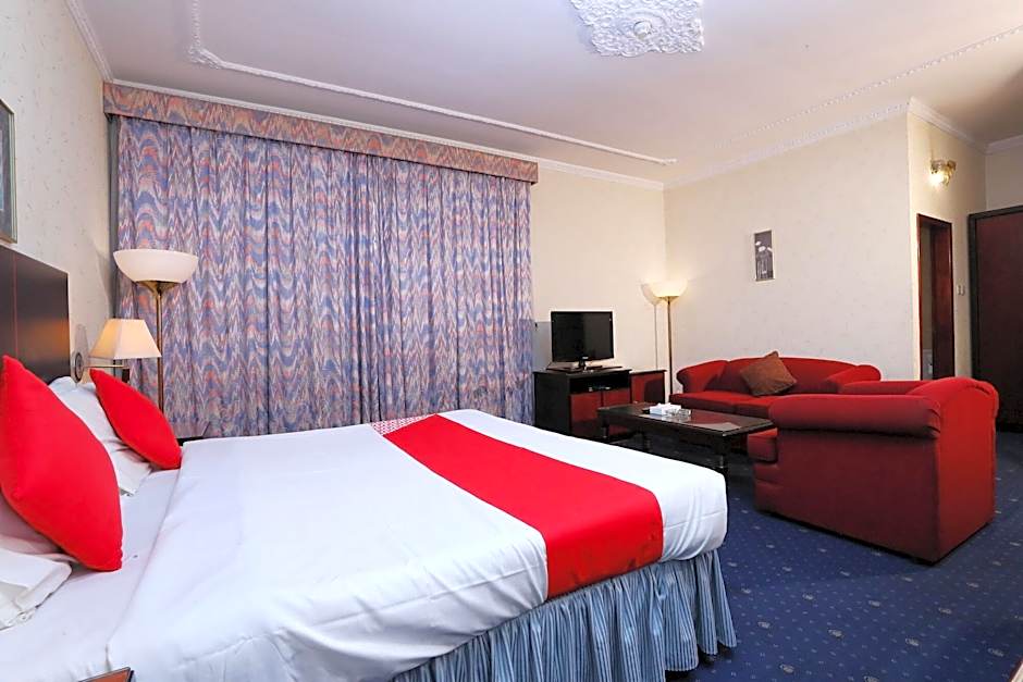 OYO 112 Semiramis Hotel