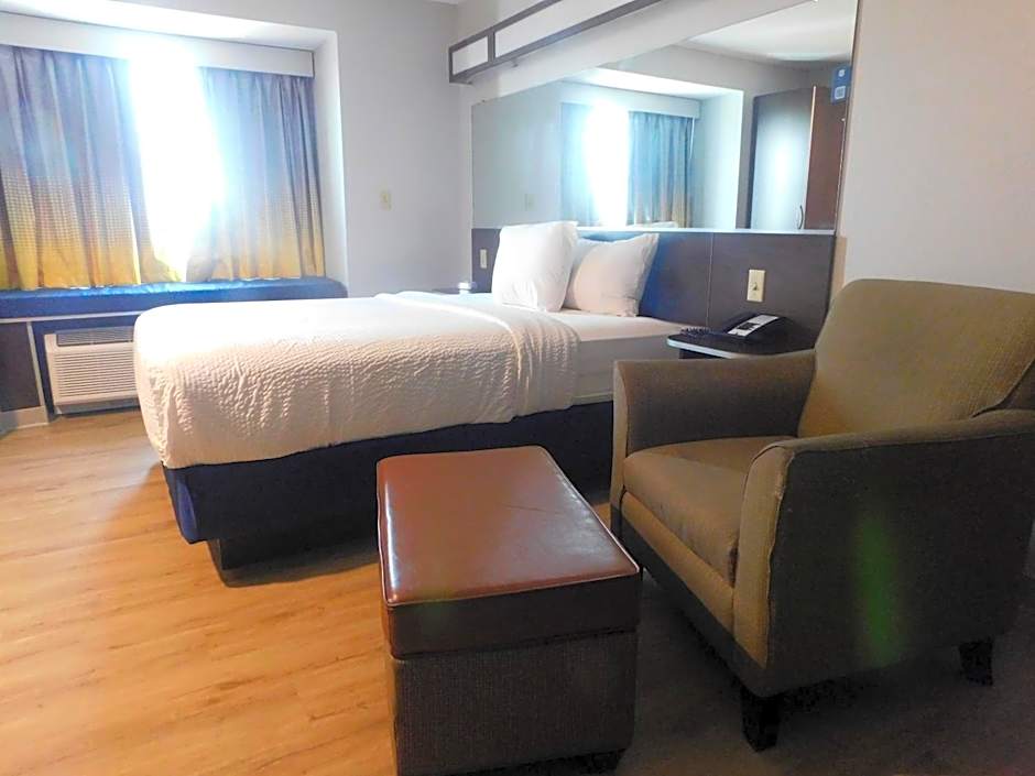 Microtel Inn & Suites - Triadelphia