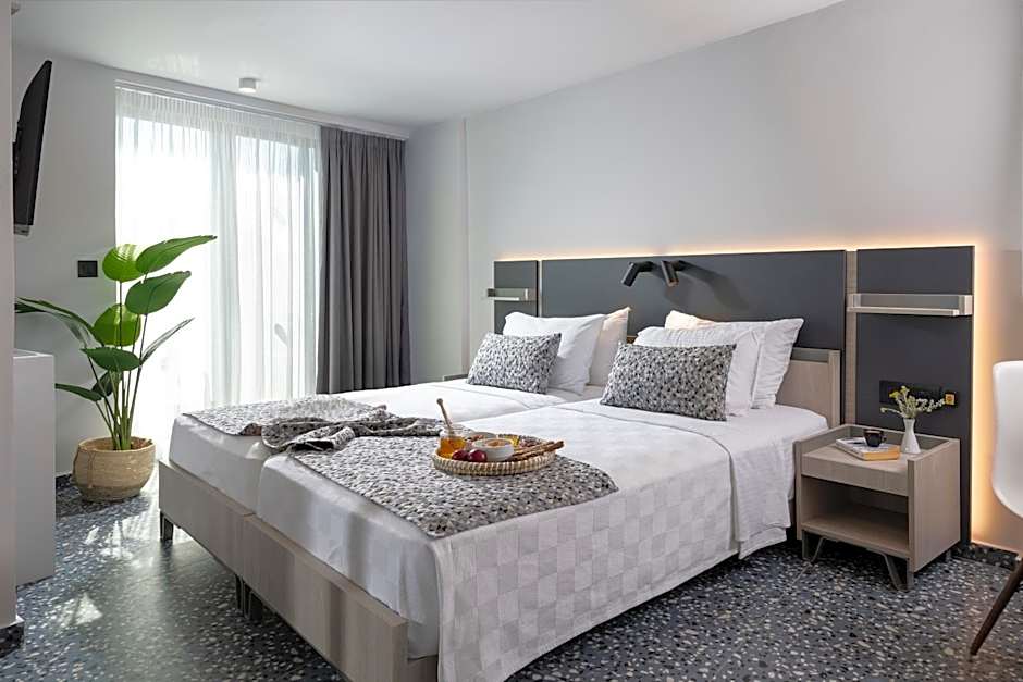 Pearl SeaBreeze Suites