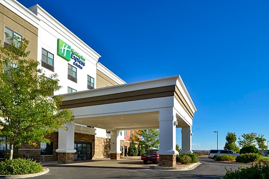 Holiday Inn Express & Suites Pueblo By IHG