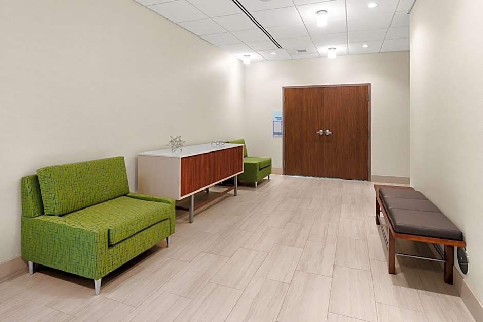 Holiday Inn Express And Suites Suisun City Napa Valley Area By IHG