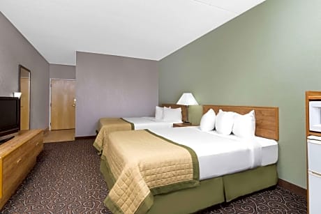 1 King Bed Studio Suite with Jetted Tub Non-Smoking