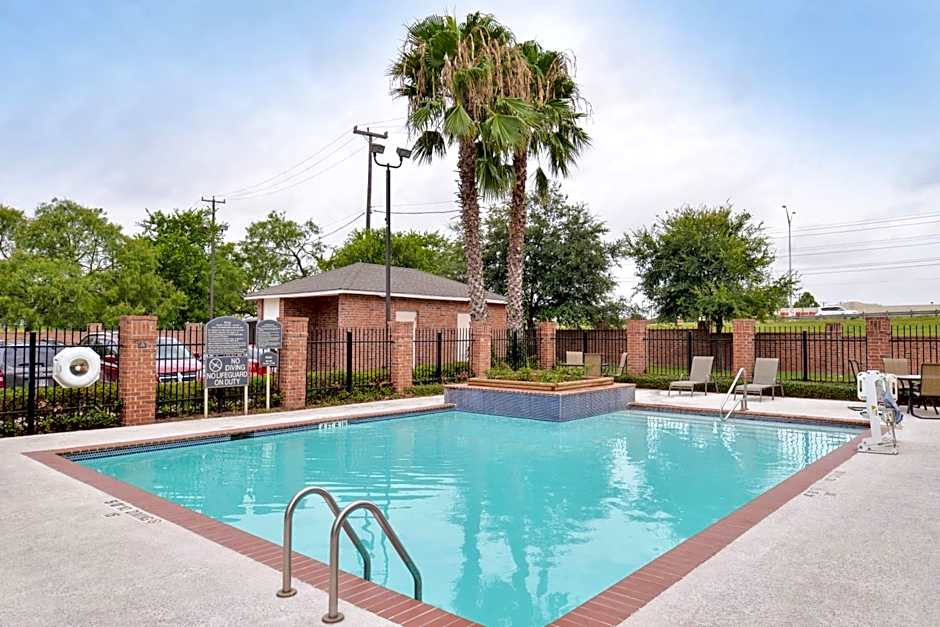 Holiday Inn Express & Suites San Antonio South By IHG