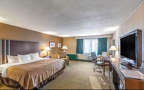King Room with Pool View