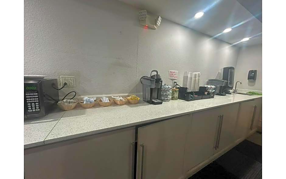 University Inn of Carbondale by Hotel O