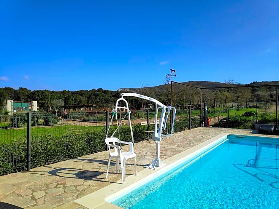 Mas Del Llop Blanc - Dog friendly Hostal Rural - B&B