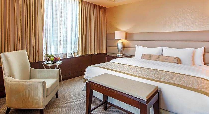 Crimson Hotel Filinvest City Manila