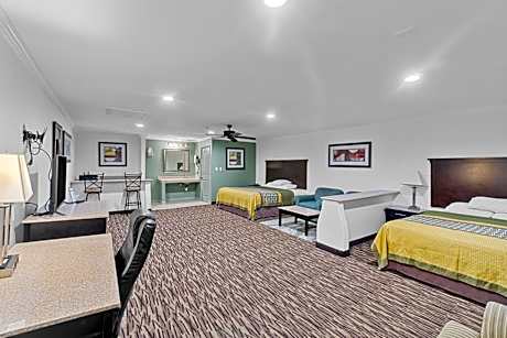 Suite with One King Bed and One Queen Bed