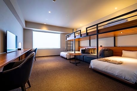 Deluxe Quadruple Room