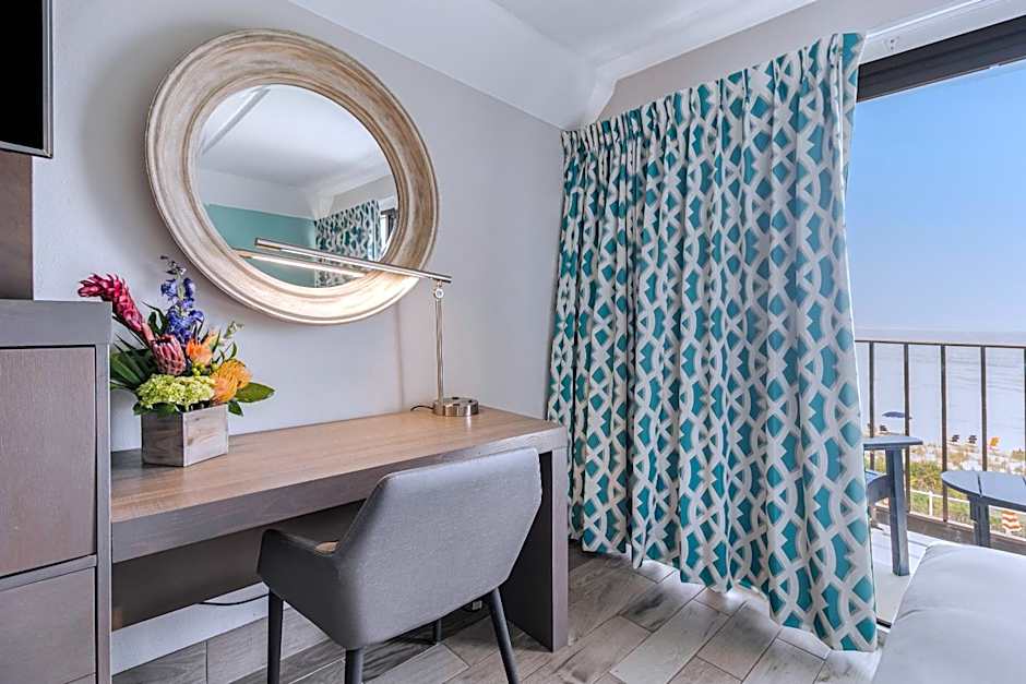 Crystal Coast Oceanfront Hotel