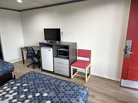 Double Room with Two Double Beds - Smoking