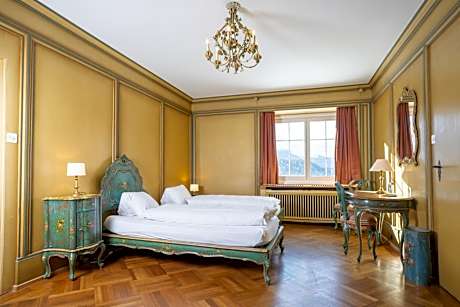 Deluxe Family Room Mountain View