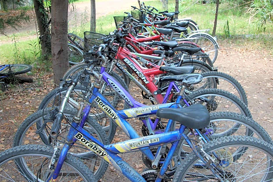 Canada Hotel & Bungalows