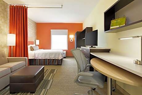 1 Queen Bed Studio Nonsmoking
