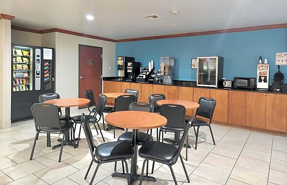 Days Inn by Wyndham Lumberton