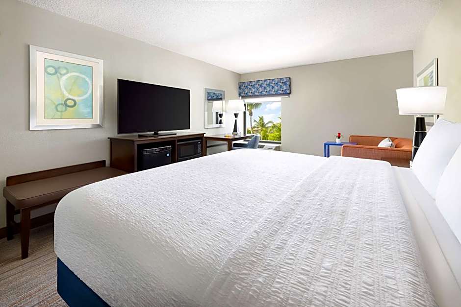Hampton Inn By Hilton Naples-Central, Fl