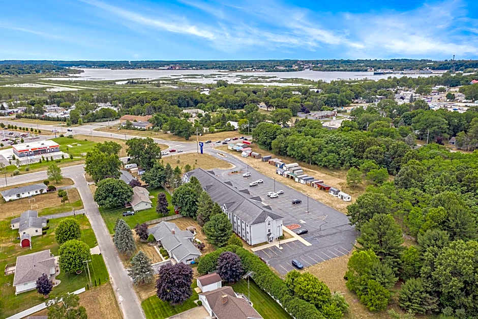 Microtel Inn & Suites by Wyndham Manistee