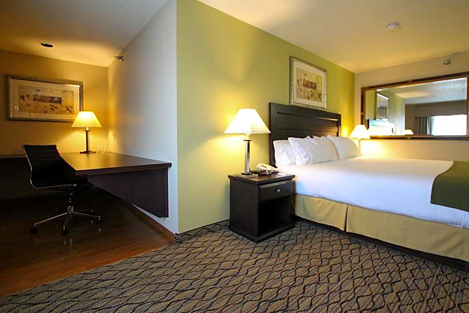 Holiday Inn Express Hotel & Suites Chicago-Libertyville By IHG