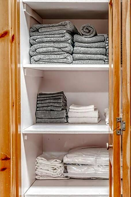 Boho Retreat w/King Bed on Bow River Pathway