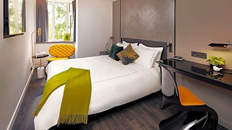 Superior Queen Room with Garden View