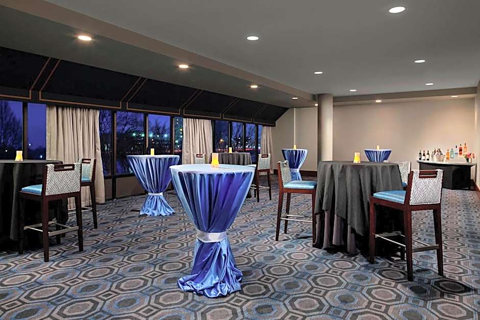 Courtyard by Marriott Boston Cambridge