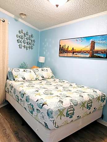 Beautiful newly renovated beachfront condo at Casa Del Mars