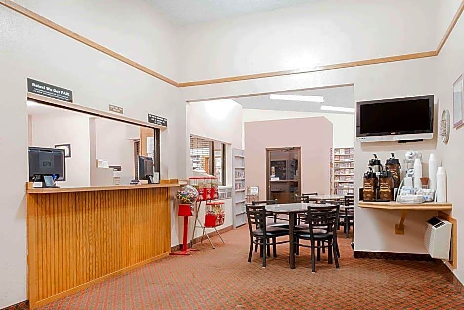 Super 8 by Wyndham Glendive