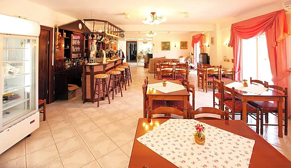 Hotel Fourkos