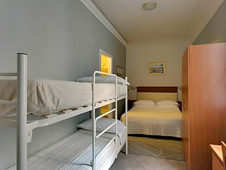 Quadruple En-Suite Bunk Beds