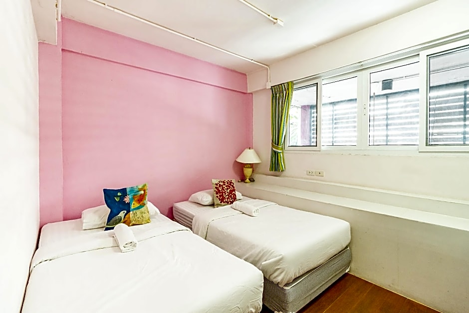 Sleep Dee Hostel