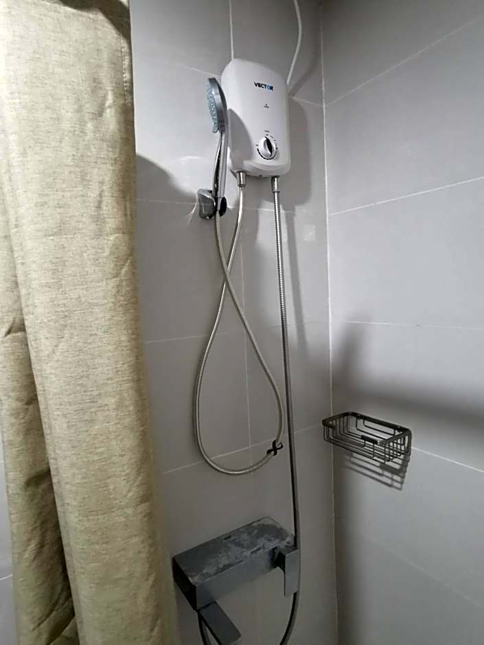 Baseline Premier - Studio with mountain view