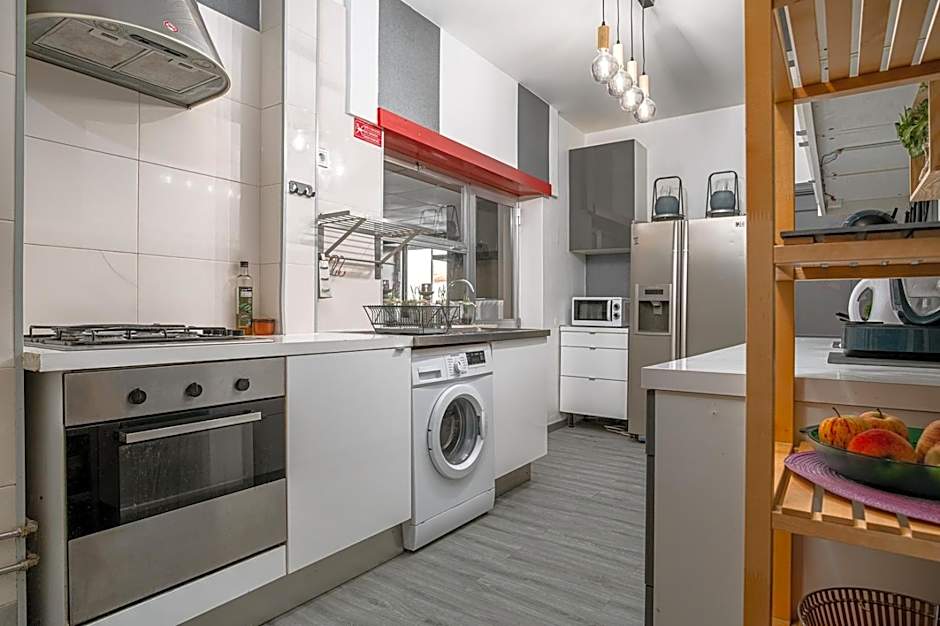 Avenue View Rooms - Guest House