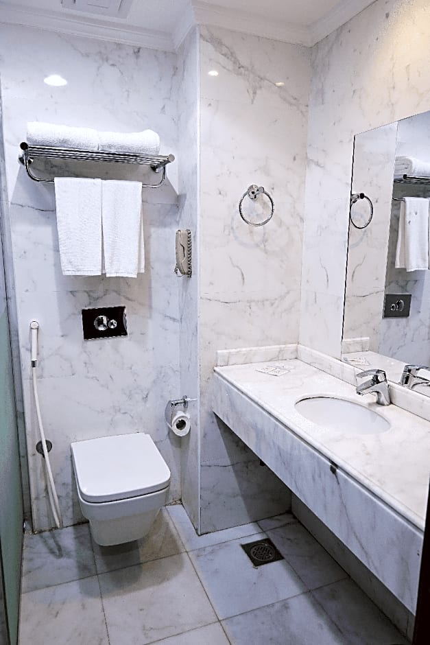 Paradise Al Alamia Hotel