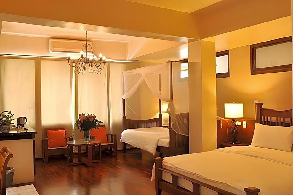 Sourire at Rattanakosin Island Hotel