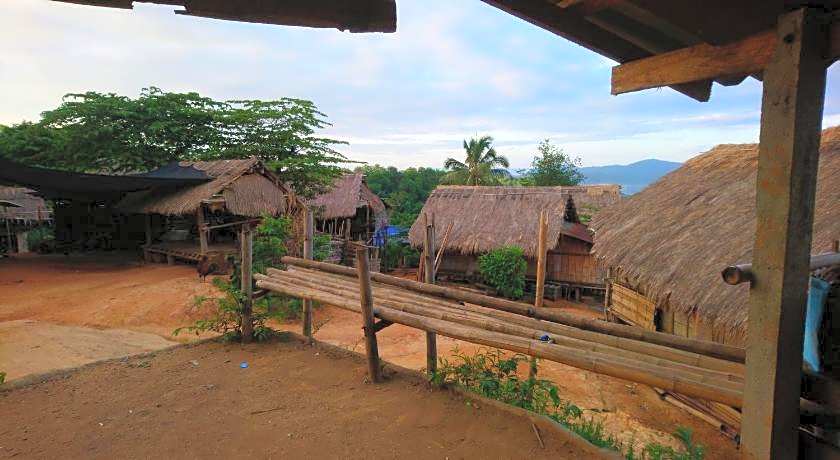 Hill Tribe Art House (Lahu & Akha Homestay)