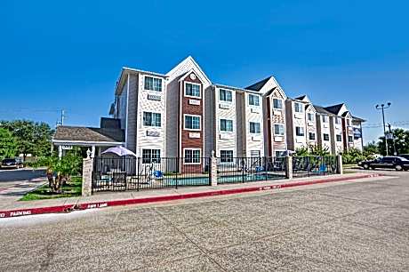 Microtel Inn & Suites By Wyndham Houston