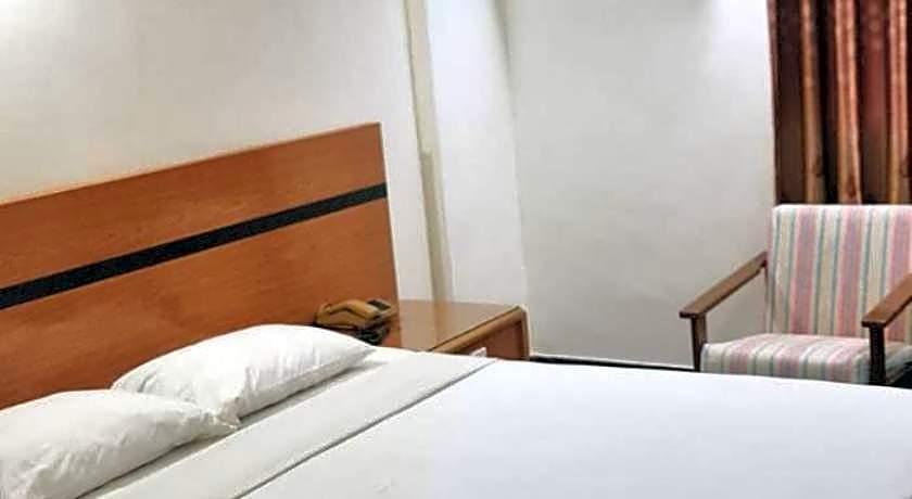 Paradise Hotel