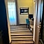 Jet Hotel