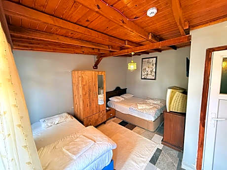 Triple Room with Garden View
