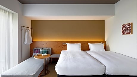 Twin Room (high floor, with 1 sofa bed)