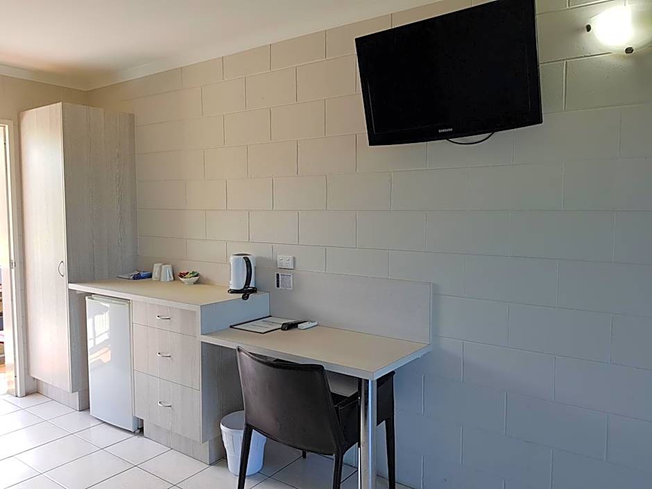 Cardwell Beachcomber Motel & Tourist Park