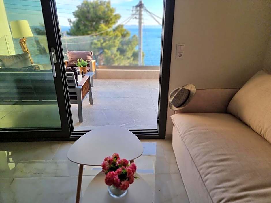 Wide Blue Luxury Boutique Suites