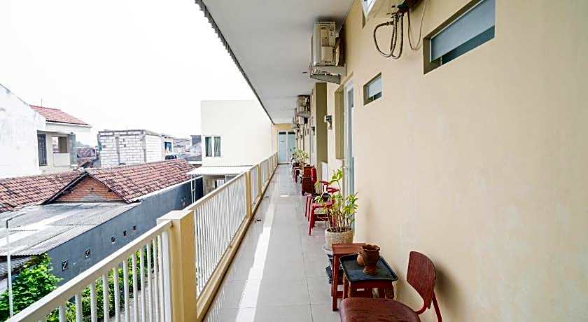 RedDoorz Syariah near Suncity Mall Sidoarjo