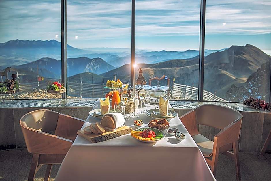 Noc na Chopku, Rotunda