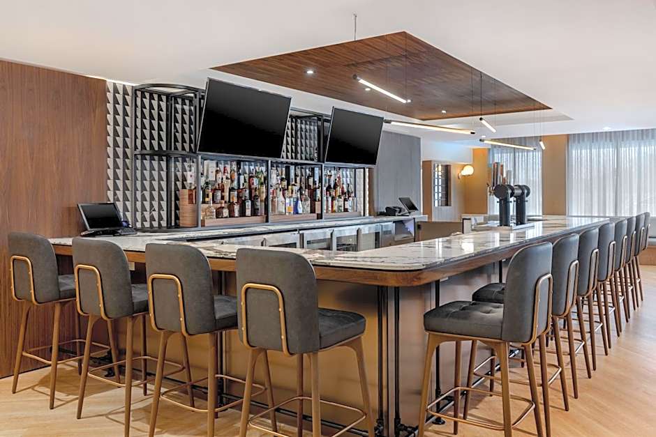 DoubleTree by Hilton Kingston