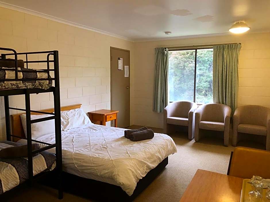 Green Gables Motel in Warburton