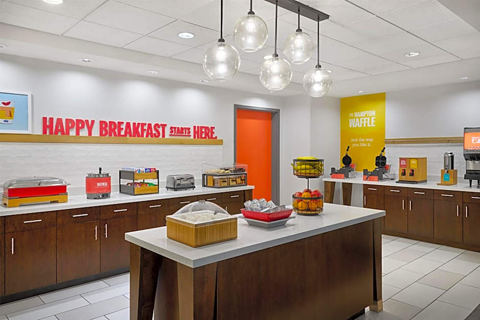Hampton Inn & Suites Detroit/Troy