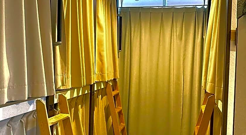 Toranomon Station Bnbplus Capsule Hotel