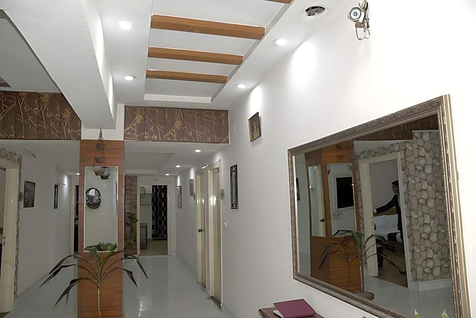 Hotel Premier Inn Davis Road